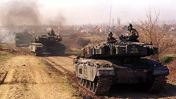 Marea Britanie trimite Ucrainei unele dintre principalele sale tancuri de lupta