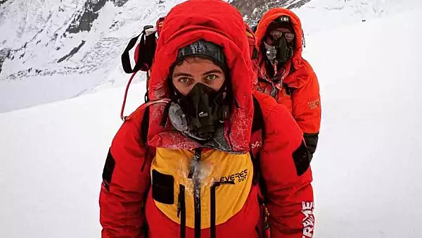 Maria Danila, prima romanca ce cucereste Varful Annapurna din Himalaya, de 8.091 de metri altitudine. Asccensiunea a durat 17 ore
