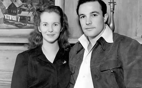 Mariajul lui Gene Kelly, starul din ,,Singin' in the Rain", cu o minora. Cum explica prima sotie a legendarului actor pasiunea lui pentru pustoaice