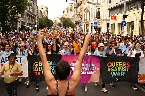 Marsul Bucharest Pride 2024 se desfasoara, sambata, pe Calea Victoriei. Evenimentul este sustinut de 25 de ambasade
