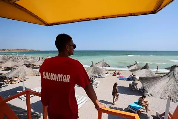 Marturiile salvamarilor batuti de turisti pe plaja in Eforie: ,,Ne-au atacat cu sticle, cu pietre"