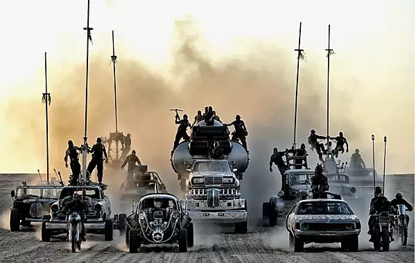 Masinile din Mad Max Fury Road urmeaza sa fie scoase la licitatie: cat costa