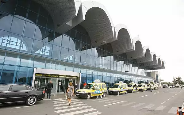 Masuri pe Aeroportul Otopeni pentru evitarea cozilor la orele de varf: un ghiseu suplimentar pentru politistii de frontiera a fost montat vineri