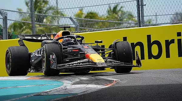 Max Verstappen a castigat cursa de sprint de la Miami. Leclerc si Perez au completat podiumul