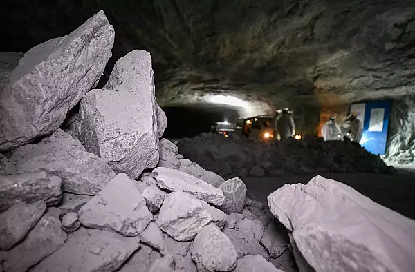 Metalul-minune din subsolul Romaniei care poate salva Europa din dependenta de China se joaca pe 1 miliard de dolari, intr-o veche mina din Bihor