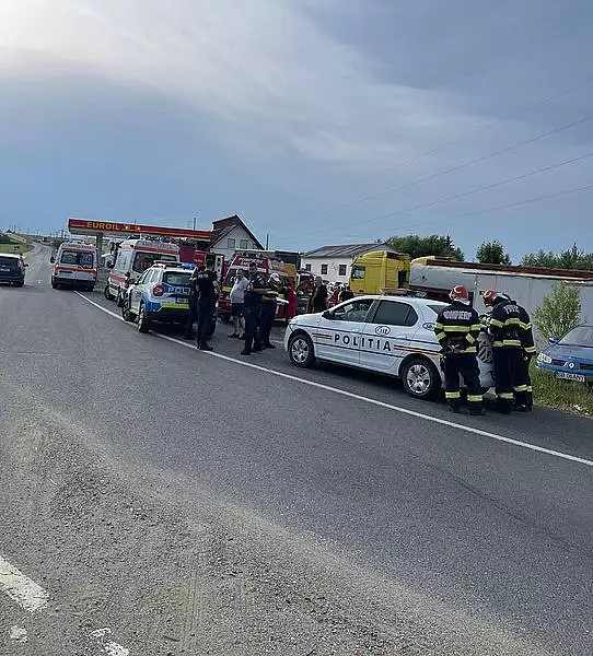 Microbuz scolar cu 11 copii, implicat intr-un accident pe DN1 in Sibiu. S-a activat Planul Rosu de Interventie