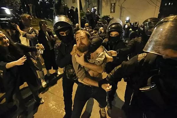 mii-de-oameni-au-protestat-din-nou-in-georgia-impotriva-legii-privind-agentii-straini-protestatarii-dispersati-cu-forta-video.webp