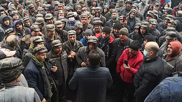 Minerii si energeticienii din Gorj vin sa protesteze in fata Guvernului. "E prima data cand nu se mai tine cont de nimic"