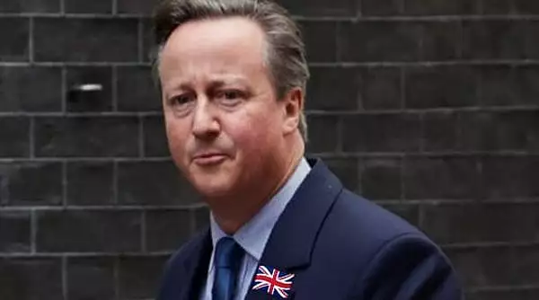 Ministrul de externe britanic, David Cameron, a fost pacalit de o persoana care s-a dat drept Petro Porosenko