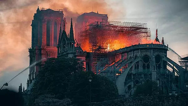 Misterul sarcofagului de plumb ingropat sub Notre-Dame ar putea fi rezolvat