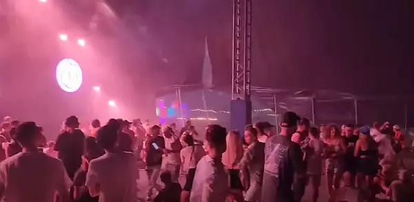 Momente de cosmar la un festival din Slovacia: un cort s-a prabusit peste petrecareti VIDEO