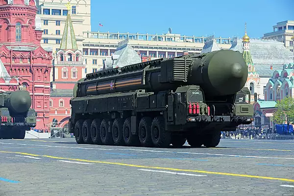 Moscova ameninta SUA cu modificarea doctrinei nucleare a Rusiei 