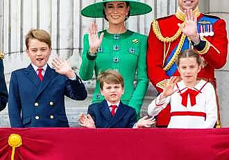 Motivul incredibil pentru care Kate Middleton si William vor sa ii tina pe Printul Louis si Printesa Charlotte cat mai departe de fratele lor