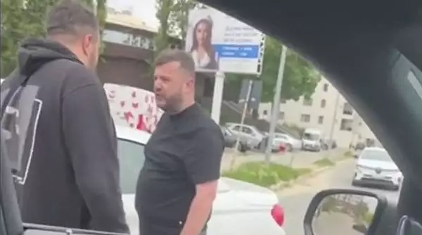 Nasul unei vedete din Romania, retinut dupa o sicanare in trafic. Momentul in care barbatul drogat ameninta un sofer, in Constanta