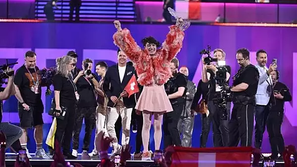 nemo-castigatorul-eurovision-a-spart-trofeul-pe-scena-ce-decizie-au-luat-imediat-organizatorii-video.webp