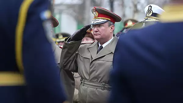 Nicolae Ciuca vrea reintroducerea serviciului militar. Tinerii ar putea face din nou ARMATA