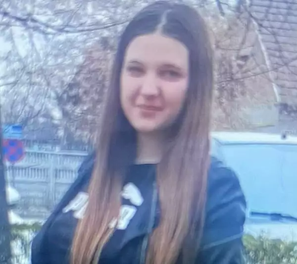 O adolescenta de 13 ani din Baia Mare este cautata de politie. A plecat de acasa si nu s-a mai intors