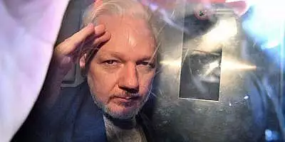 O avocata dezvaluie ce vrea Trump de la Assange pentru a-l scapa de justitia americana