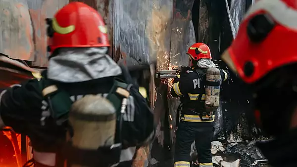 O benzinarie din Constanta a luat foc - Pompierii, interventie de urgenta