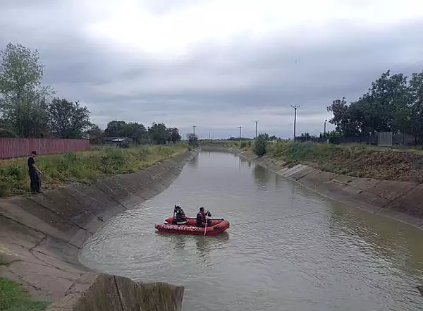 O femeie data disparuta inca de joi, gasita moarta intr-un canal de irigatii