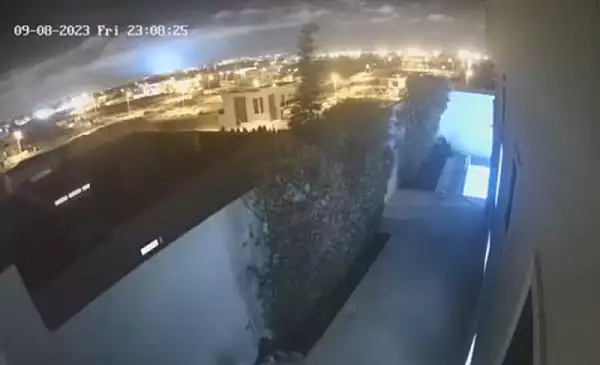 O lumina misterioasa a aparut pe cerul din Maroc, inainte de cutremur. Oamenii de stiinta nu stiu sa explice fenomenul. Video
