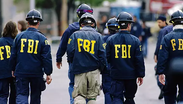 O masina a incercat sa intre neautorizat in sediul FBI din Atlanta. Politia l-a arestat pe sofer: alerta de securitate uriasa VIDEO