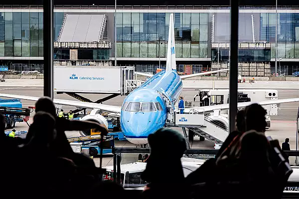 O persoana a murit dupa ce a cazut in turbina unui avion pe aeroportul Schiphol din Amsterdam