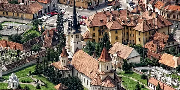 O pictura din 1737 dintr-o biserica plina de mistere din Brasov ,,tulbura umanitatea" cu un mesaj teribil