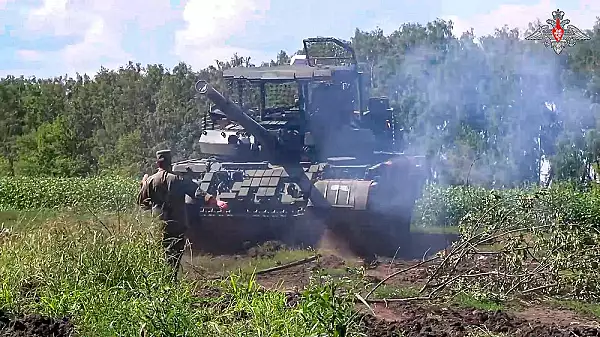 Ofensiva ucraineana din regiunea Kursk continua. Blogerii rusi raporteaza lupte intense. Rusia impune ,,regim de operatiune antiterorista'" in trei regiuni