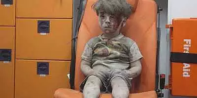 Omran, in varsta de 4 ani, simbolul violentei oarbe si razboiului din Siria, provoaca furie in intreaga lume VIDEO