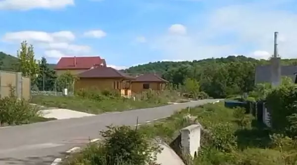 Orasul din Romania in care oamenii dau sume uriase pe case, dar nu au curent electric