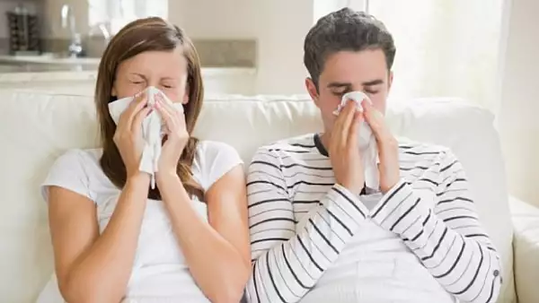 Pandemia Covid a redus cazurile de gripa sezoniera. Medicii trag, insa, un semnal de alarma: au aceleasi simptome!