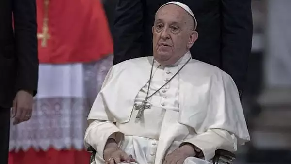 Papa Francisc avertizeaza ca ,,razboiul distruge lumea" si ca este imperativ sa ne oprim ,,cat mai avem timp"