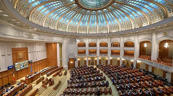 Parlamentul, sedinta solemna la patru zile dupa Ziua Nationala a Romaniei