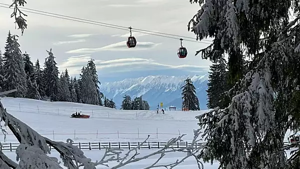 Partiile din Poiana Brasov, deschise de 1 Decembrie. Zi superba, de IARNA AUTENTICA, imagini incredibile