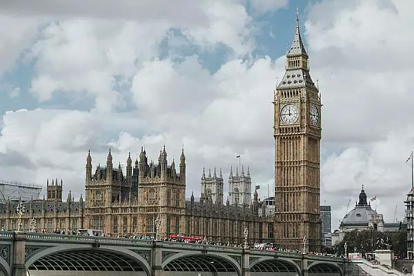 Patania unei familii de romani care s-a cazat la un hotel de 4 stele din Londra. ,,Nici in cea mai jegoasa pensiune nu ne-ar fi luat asa"