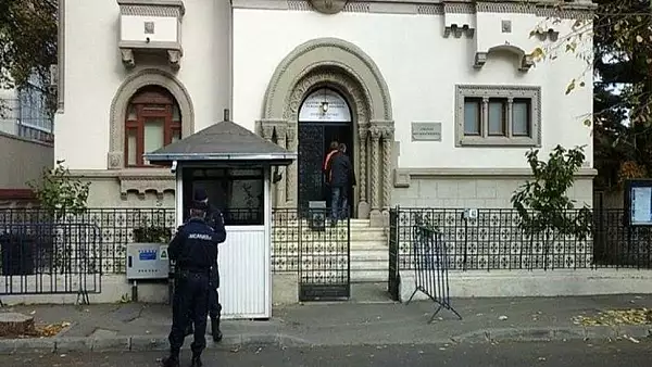 Perchezitii ale ofiterilor Centrului National Anticoruptie din Republica Moldova la consulatul de la Bucuresti