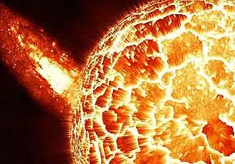 Pericol de furtuna solara! Satelitii au surprins o ejectie de masa coronala care se indreapta spre Pamant