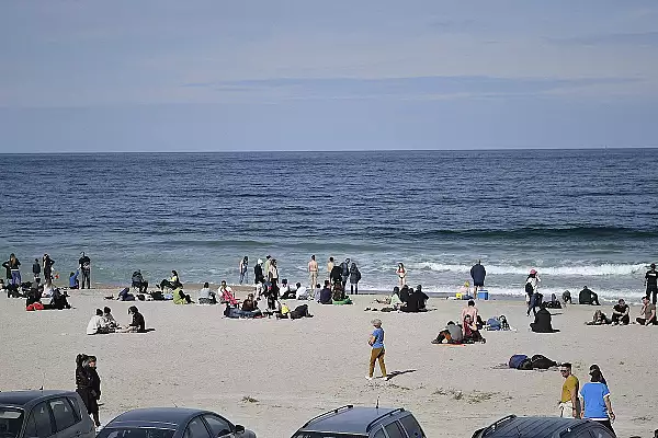 peste-70000-de-turisti-au-ales-litoralul-pentru-vacanta-de-1-mai-si-paste-pretul-mediu-al-unui-sejur-a-fost-de-1106-leicamera-dubla.webp
