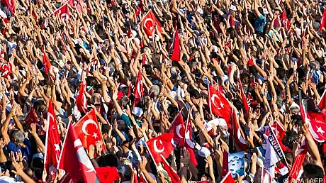 Peste un milion de turci, in strada pentru Erdogan: "Porunceste-ne sa murim, o vom face"