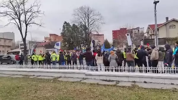 Politistii protesteaza in fata IPJ Constanta. Care sunt revendicarile oamenilor legii