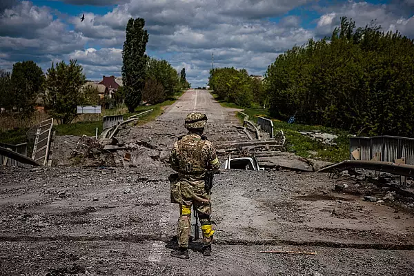 Povestile razboiului: Odiseea de 3.700 de kilometri a unui ucrainean pentru a ajunge la familia sa si la logodnica, care se aflau la o distanta de doar 10 kilom