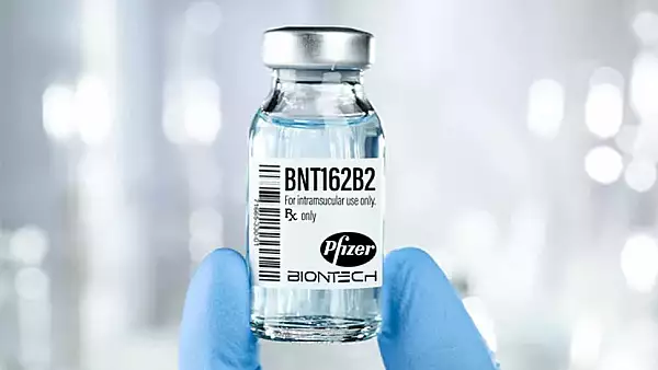 Premiera in industria farmaceutica! Sanofi va produce 125 milioane de vaccinuri Pfizer/BioNTech. Ce se intampla cu vaccinul propriu