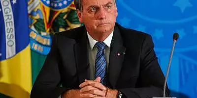 Presedintele brazilian Jair Bolsonaro, nevoit sa manance pe strada la New York pentru ca nu este vaccinat. ,,Daca nu vrei sa te vaccinezi, nu te obosi sa vii ai