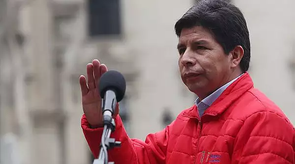 Presedintele din Peru, Pedro Castillo, a fost demis si arestat. Vicepresedinta sa, Dina Boluarte, investita in functie