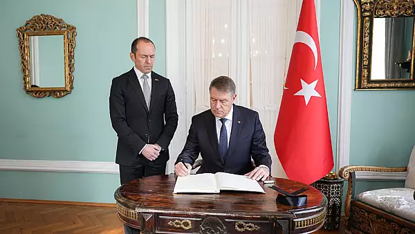 Presedintele Klaus Iohannis a semnat in Cartea de condoleante de la Ambasada Turciei dupa cutremurele devastatoare