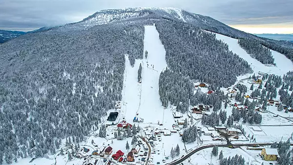Prima ninsoare in statiunea de schi preferata de turisti - FOTO&VIDEO