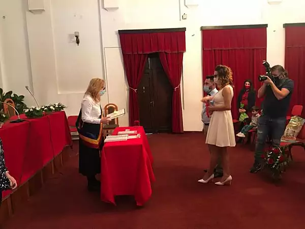 Primarul Elena Lasconi a oficiat prima casatorie: Am avut emotii la fel ca mirii