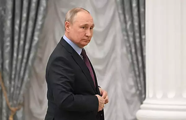 Primul politician care pleaca de langa Vladimir Putin. Un comisar rus si-a dat demisia si a plecat din tara