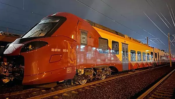 Primul tren electric nou cumparat de Romania in ultimii 20 de ani a ajuns in tara. Cand va incepe sa circule garnitura - VIDEO